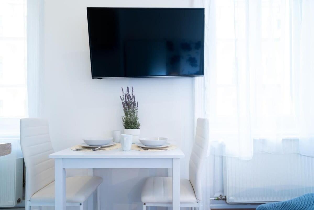 Modern Intimate Studio In The Center Budapest Eksteriør billede